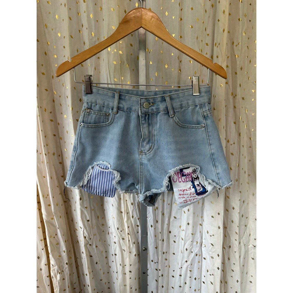 Misouk Clothing Women's Distressed Cut Off Frayed Raw Hem Denim Jeans Shorts M